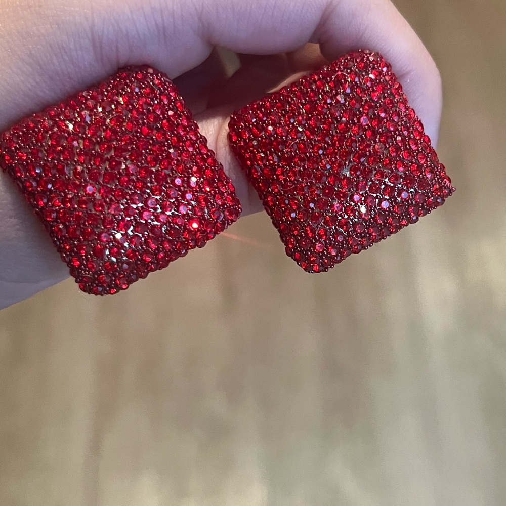 Red Pageant earrings - Picture 3 of 4